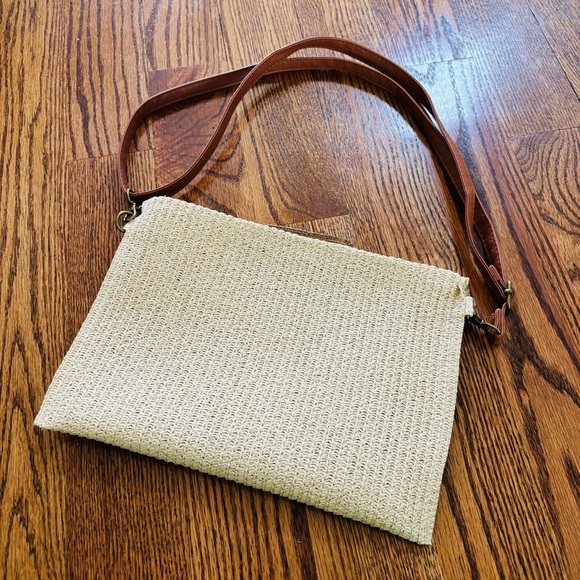 NEW Straw Clutch Crossbody Bag Shell Pearl Closure - Picture 3 of 9